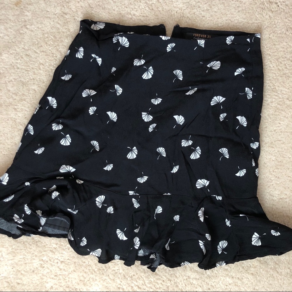 Mini skirt - Picture 2 of 4